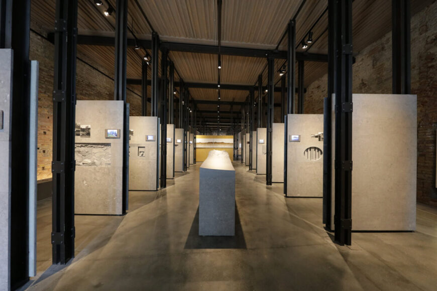 Portero _ “Echoes of a Land” Pabellón México en Bienal de Venecia 2018.