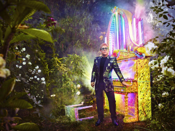 Elton John - Apócrifa Art Magazine